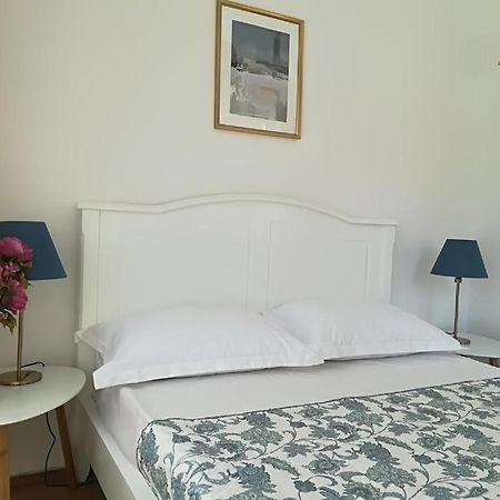 בוקרשט Guesthouse Smart מראה חיצוני תמונה