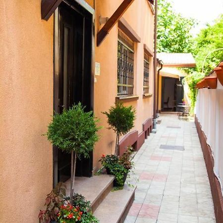 בוקרשט Guesthouse Smart מראה חיצוני תמונה