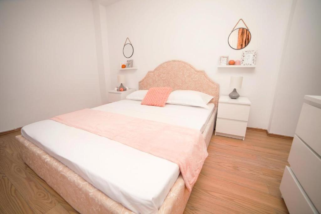 בוקרשט Guesthouse Smart מראה חיצוני תמונה