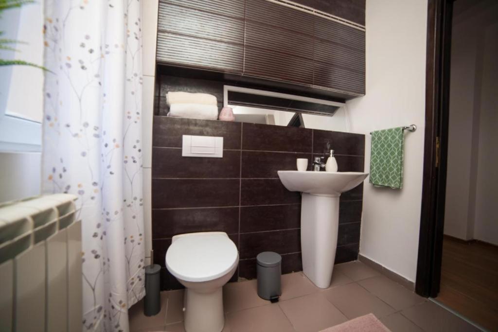 בוקרשט Guesthouse Smart מראה חיצוני תמונה